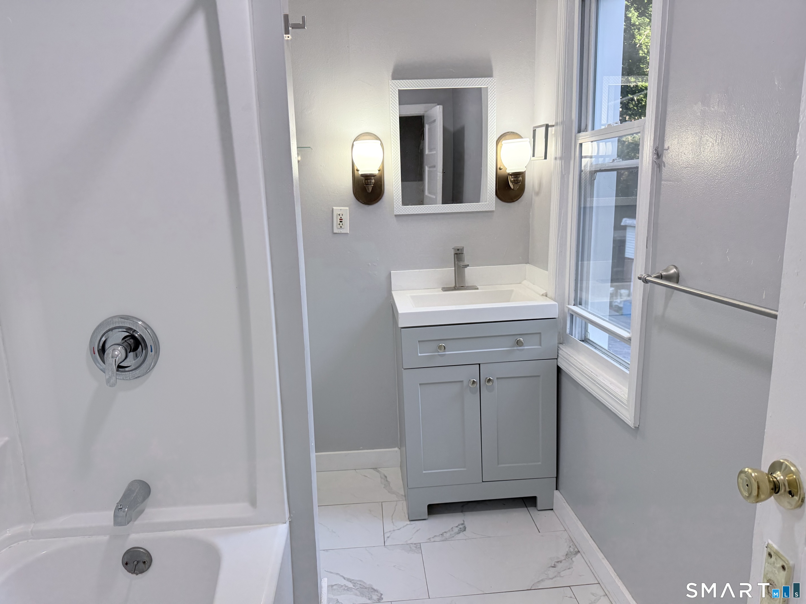 87-89 Maltby Street Shelton CT 06484