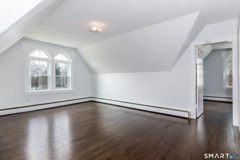 25 Driveway Guilford CT 06437