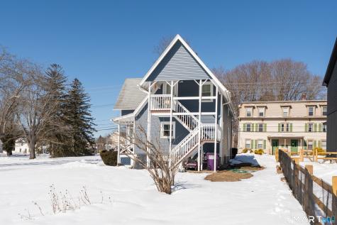 25 Driveway Guilford CT 06437