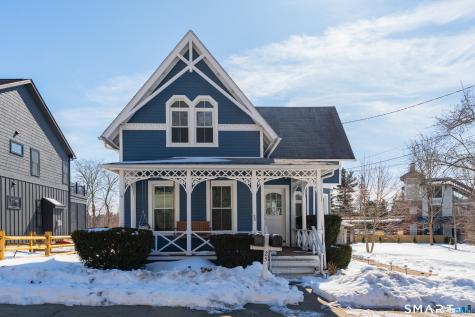 25 Driveway Guilford CT 06437