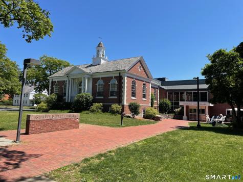 25 Driveway Guilford CT 06437