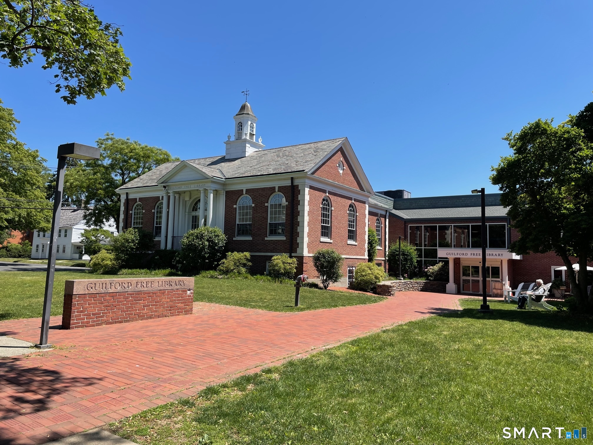25 Driveway Guilford CT 06437