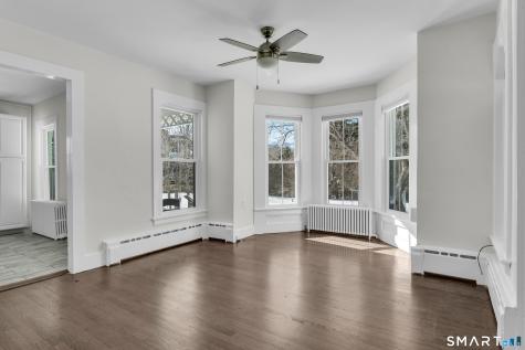 25 Driveway Guilford CT 06437