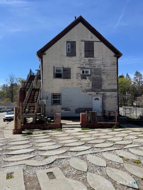 137-139 Woodstock Avenue Putnam CT 06260