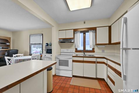 31 Cleveland Street Danbury CT 06810