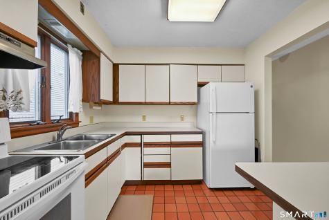 31 Cleveland Street Danbury CT 06810