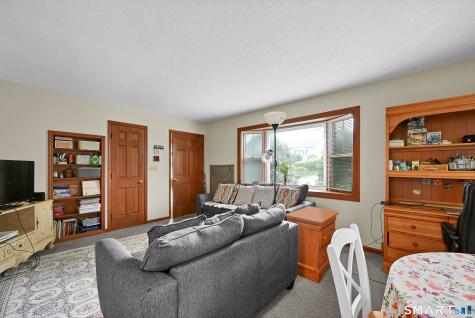 31 Cleveland Street Danbury CT 06810