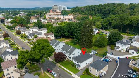 31 Cleveland Street Danbury CT 06810