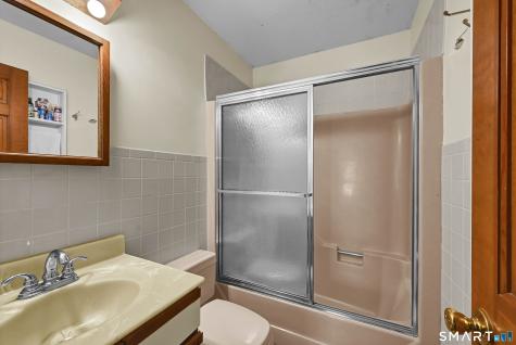 31 Cleveland Street Danbury CT 06810