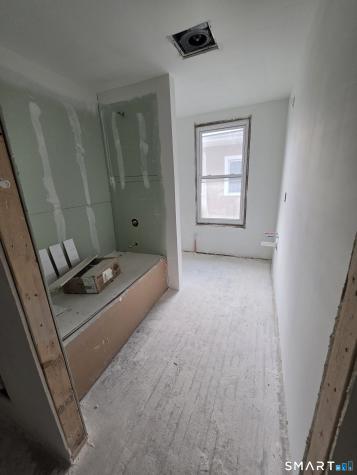 824 Albany Avenue Hartford CT 06112