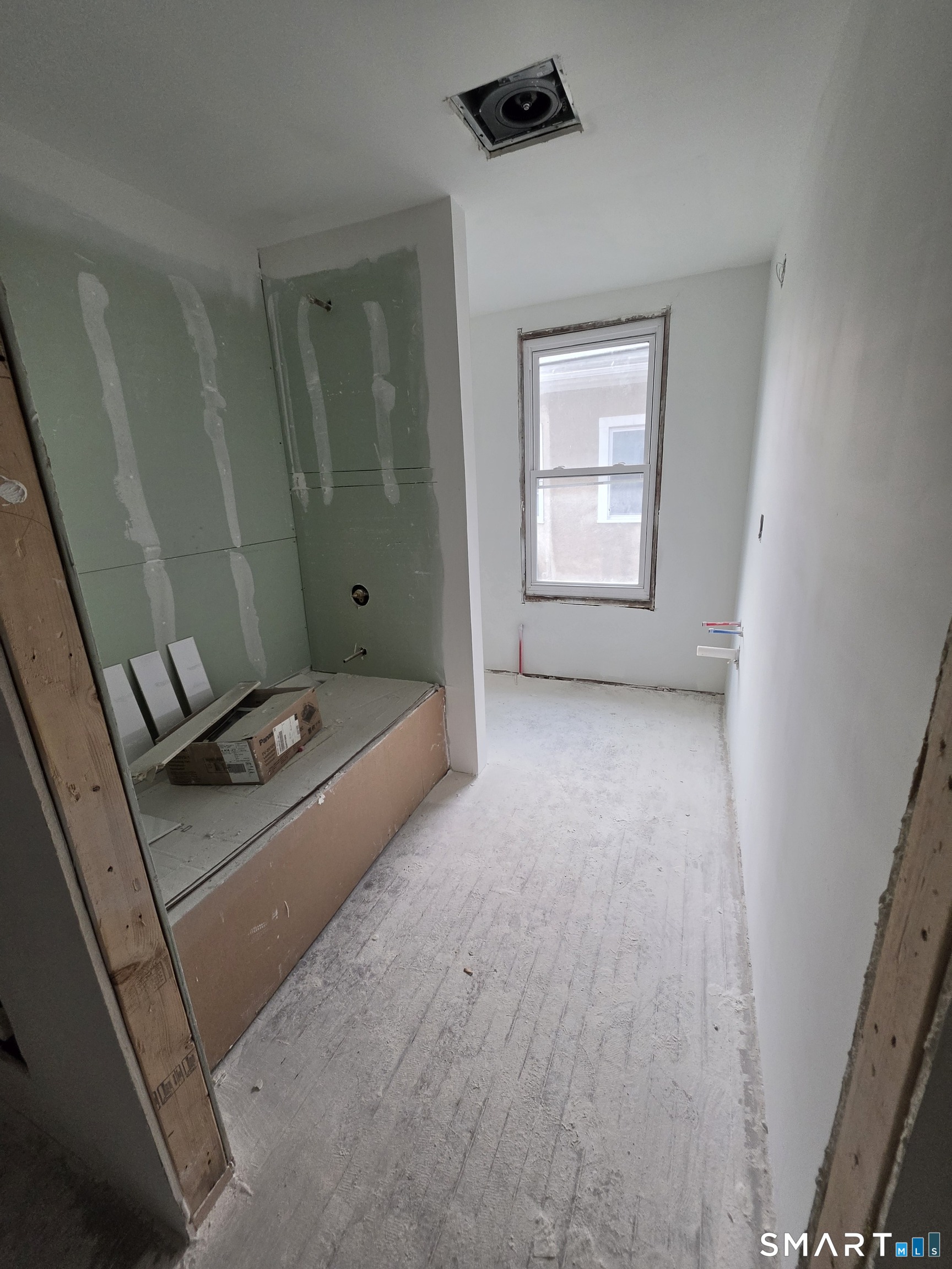 824 Albany Avenue Hartford CT 06112