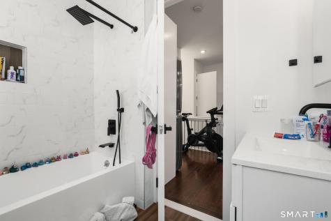 682 Whitney Avenue New Haven CT 06511
