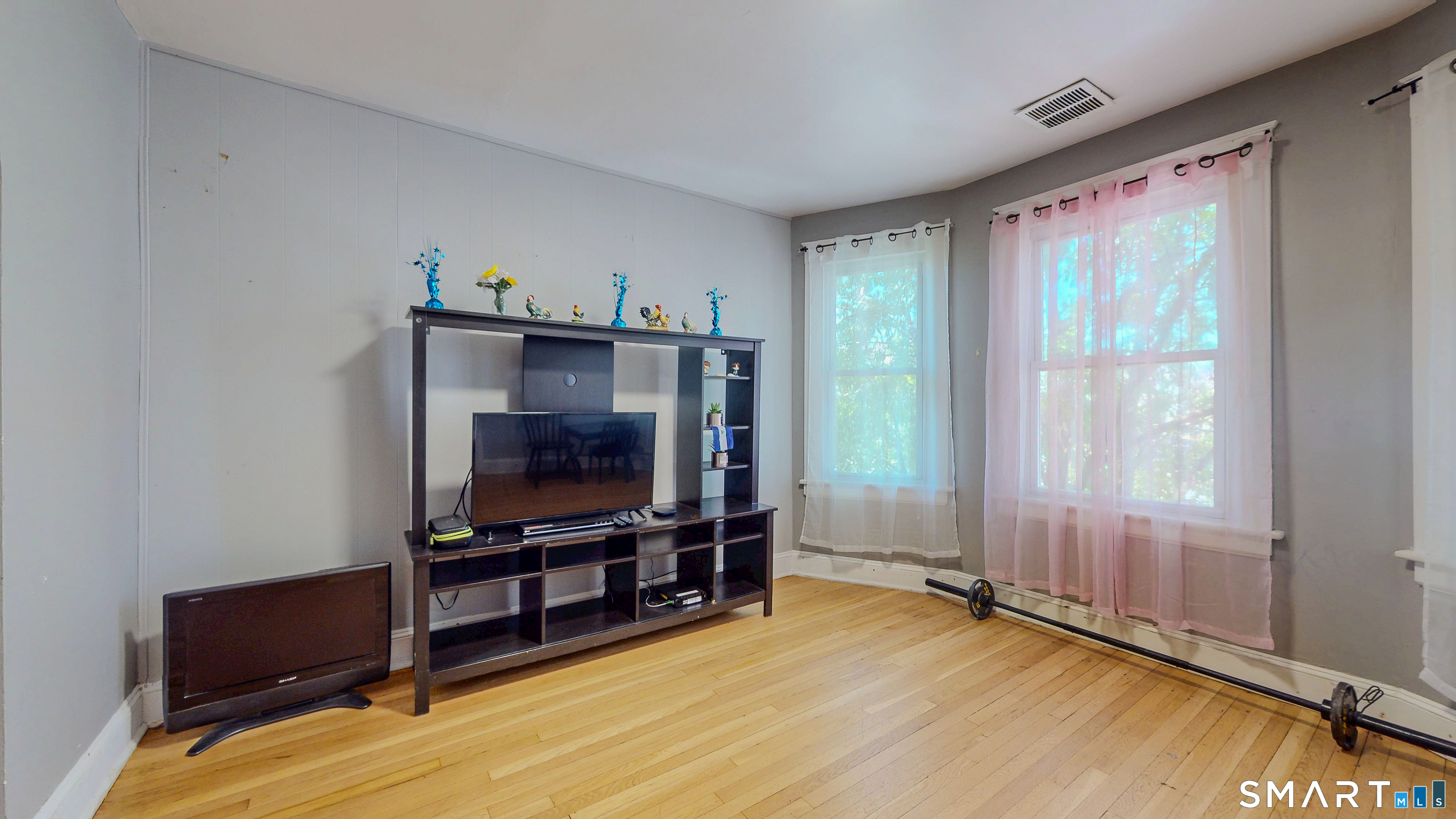 107 Fairview Avenue Bridgeport CT 06606