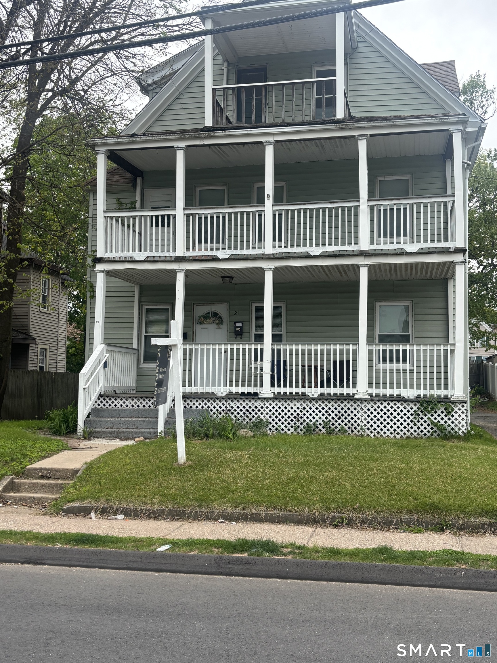 19-21 Moore Avenue East Hartford CT 06108