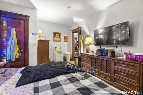 208 Clinton Avenue New Haven CT 06513