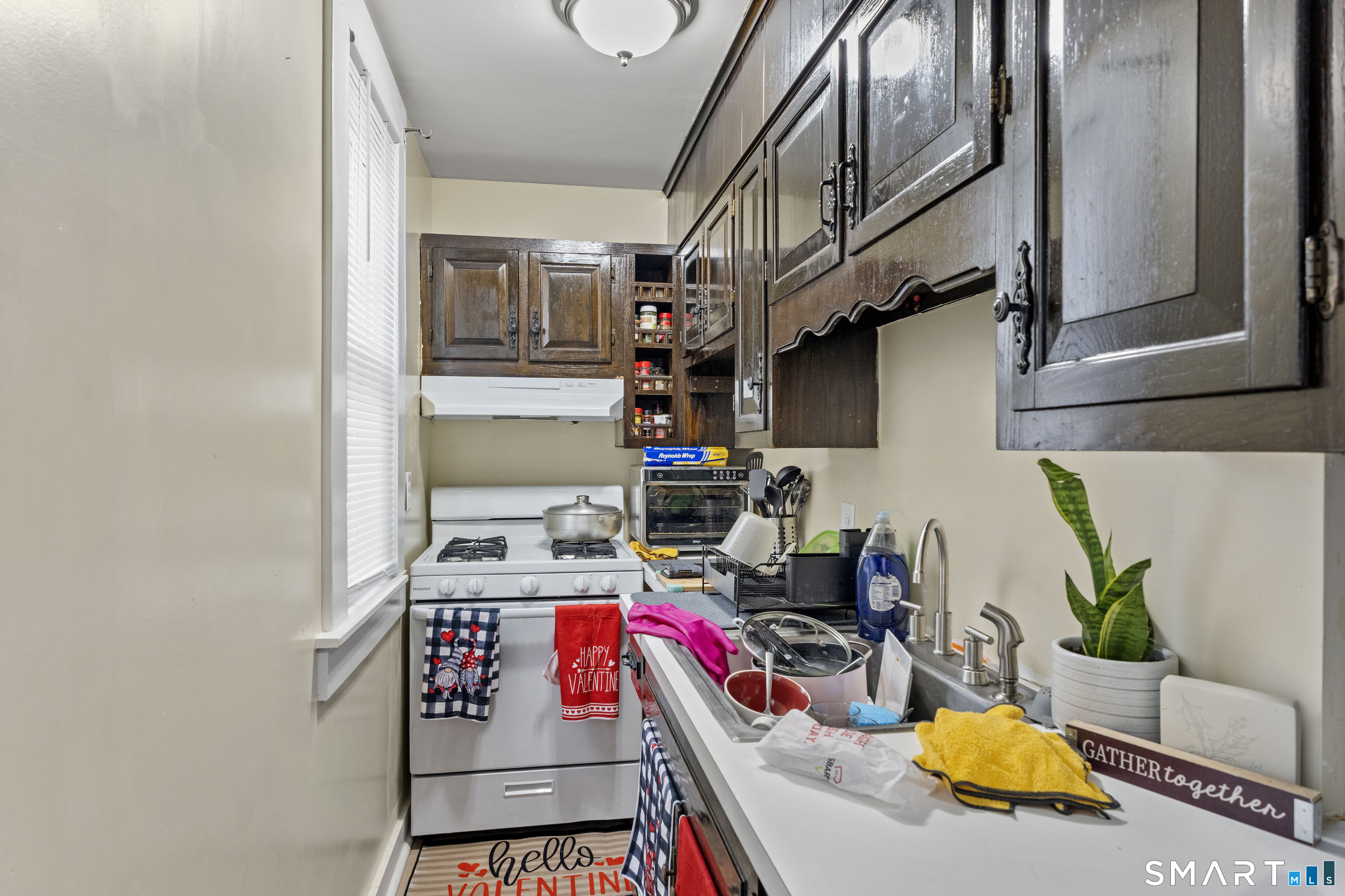 208 Clinton Avenue New Haven CT 06513