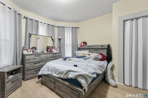 208 Clinton Avenue New Haven CT 06513