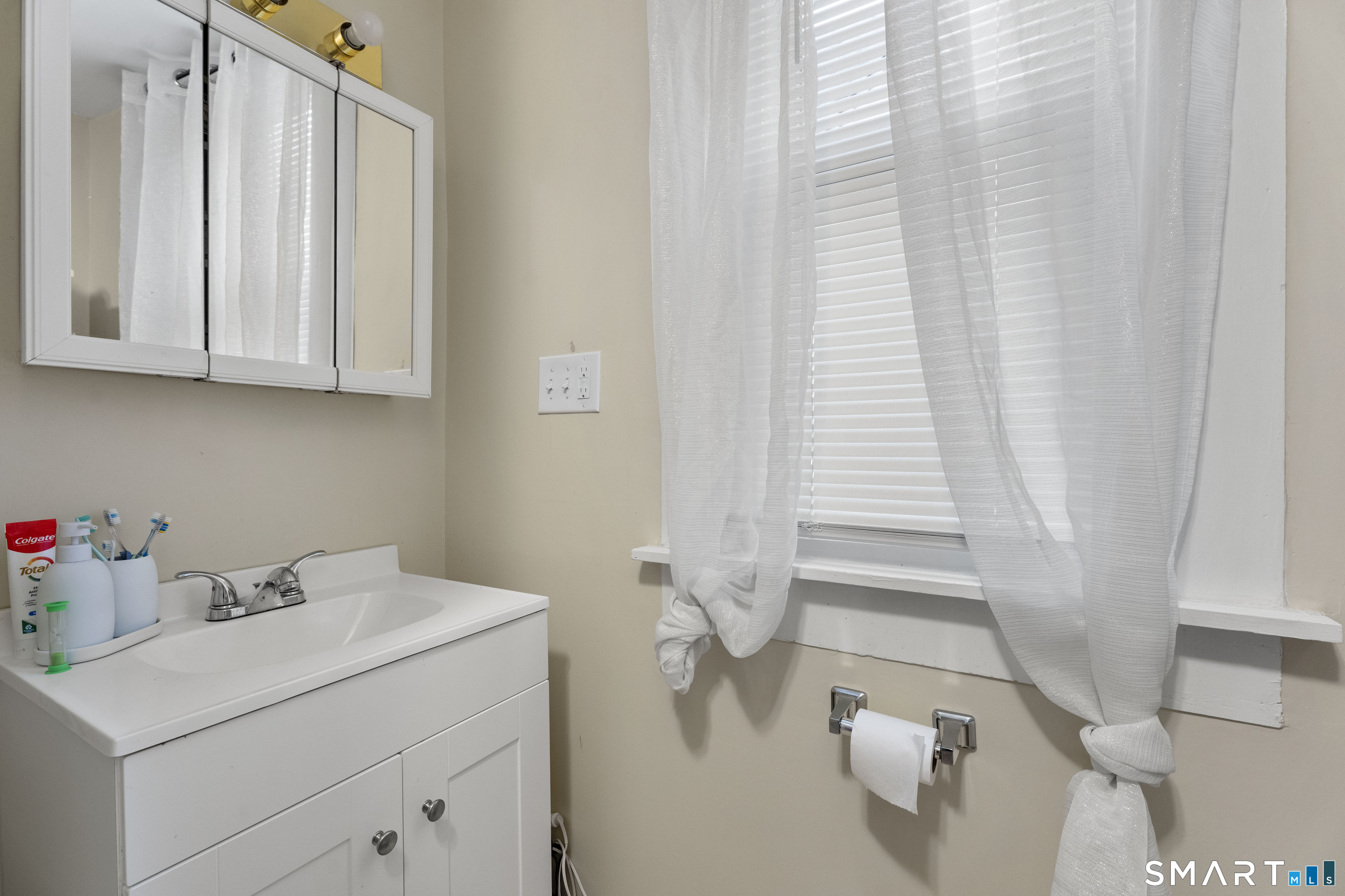 208 Clinton Avenue New Haven CT 06513