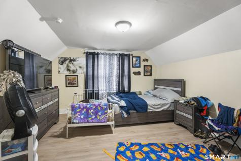 208 Clinton Avenue New Haven CT 06513