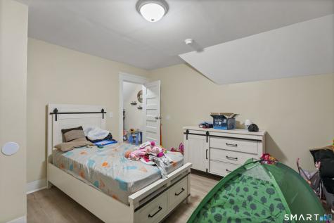 208 Clinton Avenue New Haven CT 06513