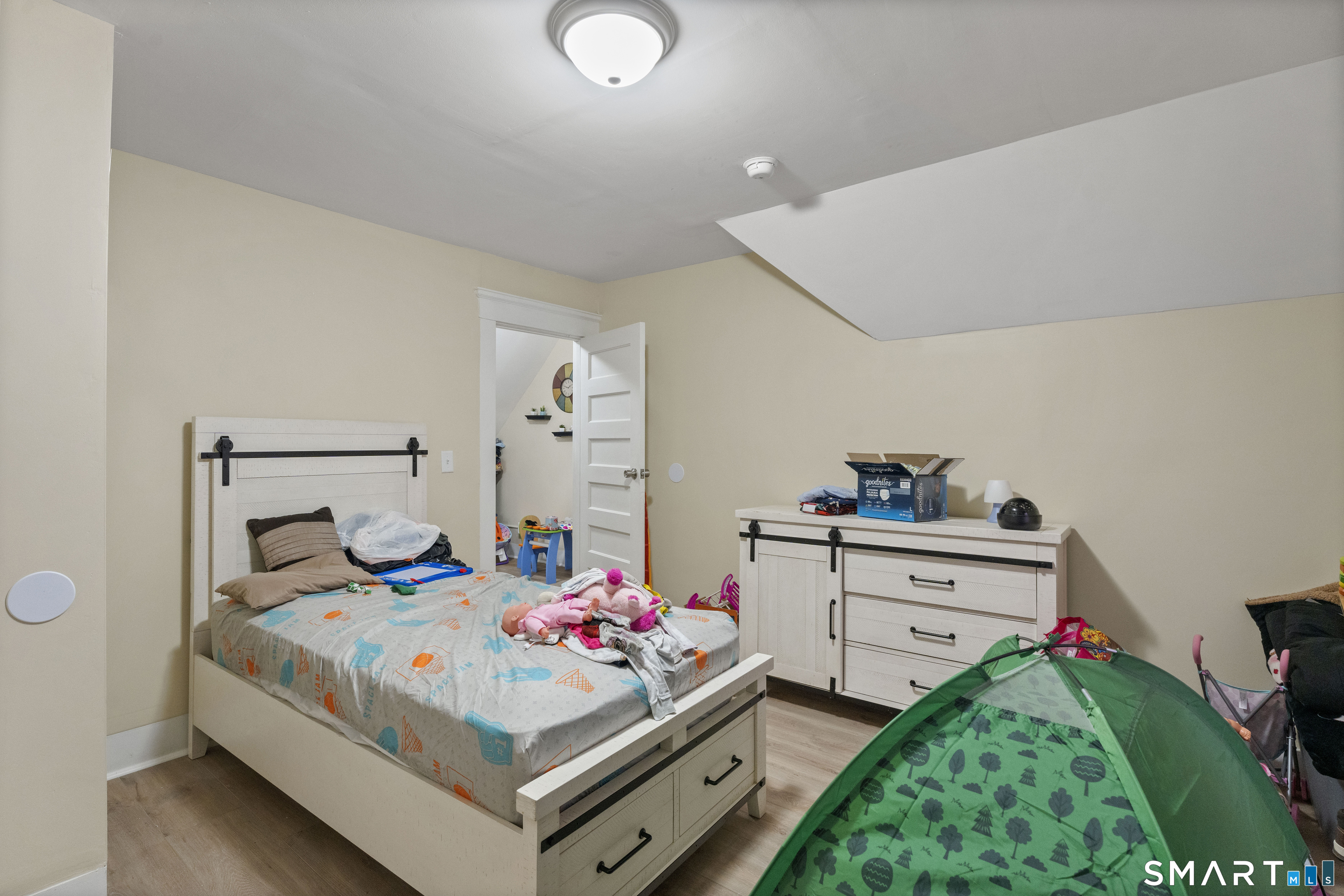 208 Clinton Avenue New Haven CT 06513