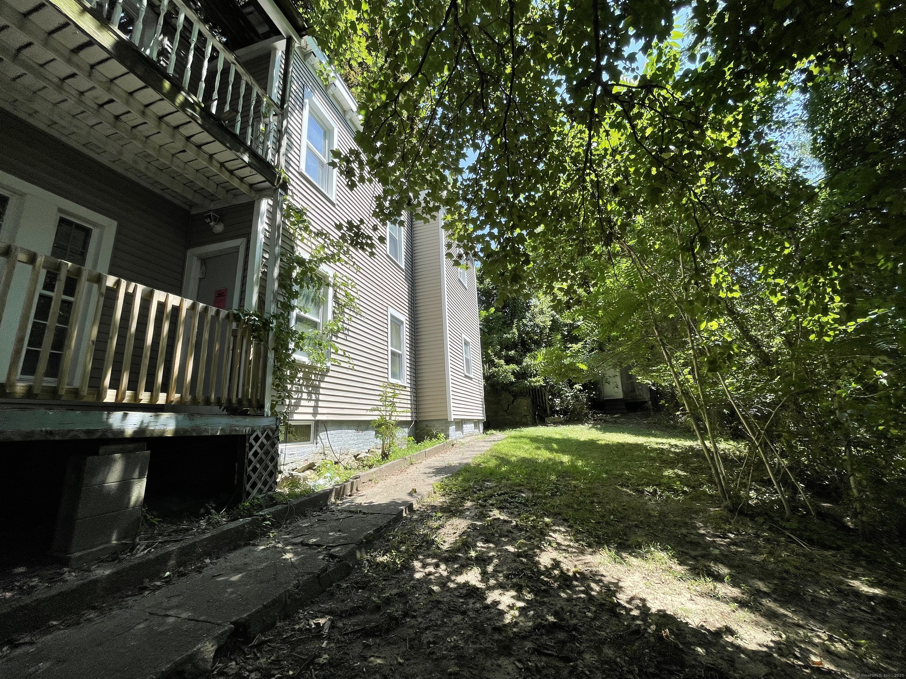 11 Division Street Norwich CT 06360