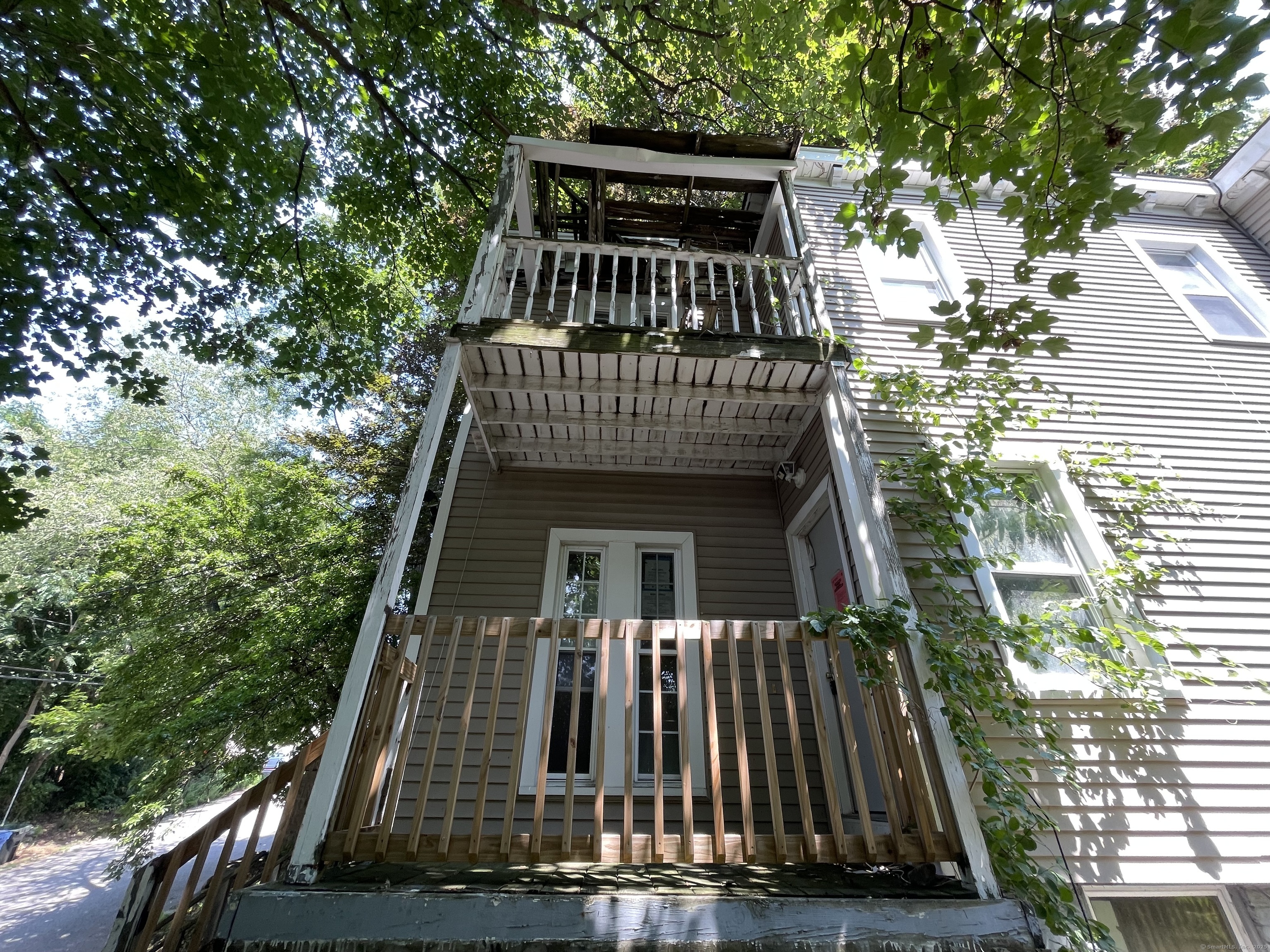 11 Division Street Norwich CT 06360