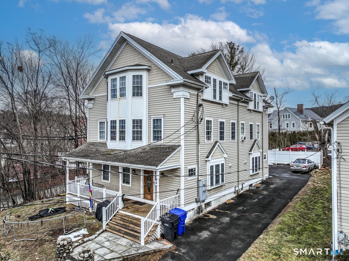11 Middle Street New Milford CT 06776