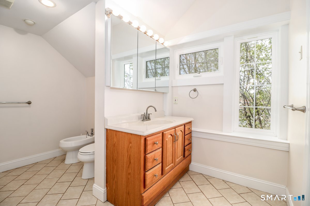 11 Middle Street New Milford CT 06776
