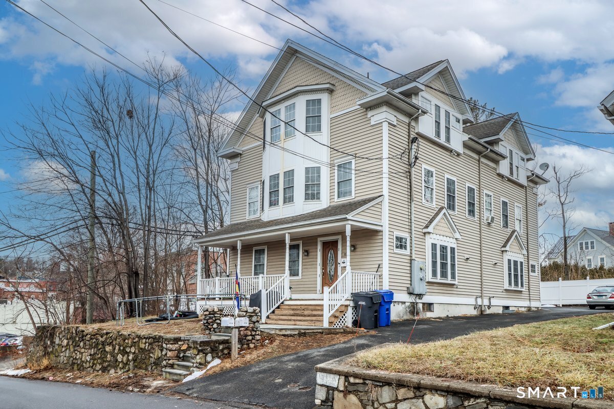 11 Middle Street New Milford CT 06776