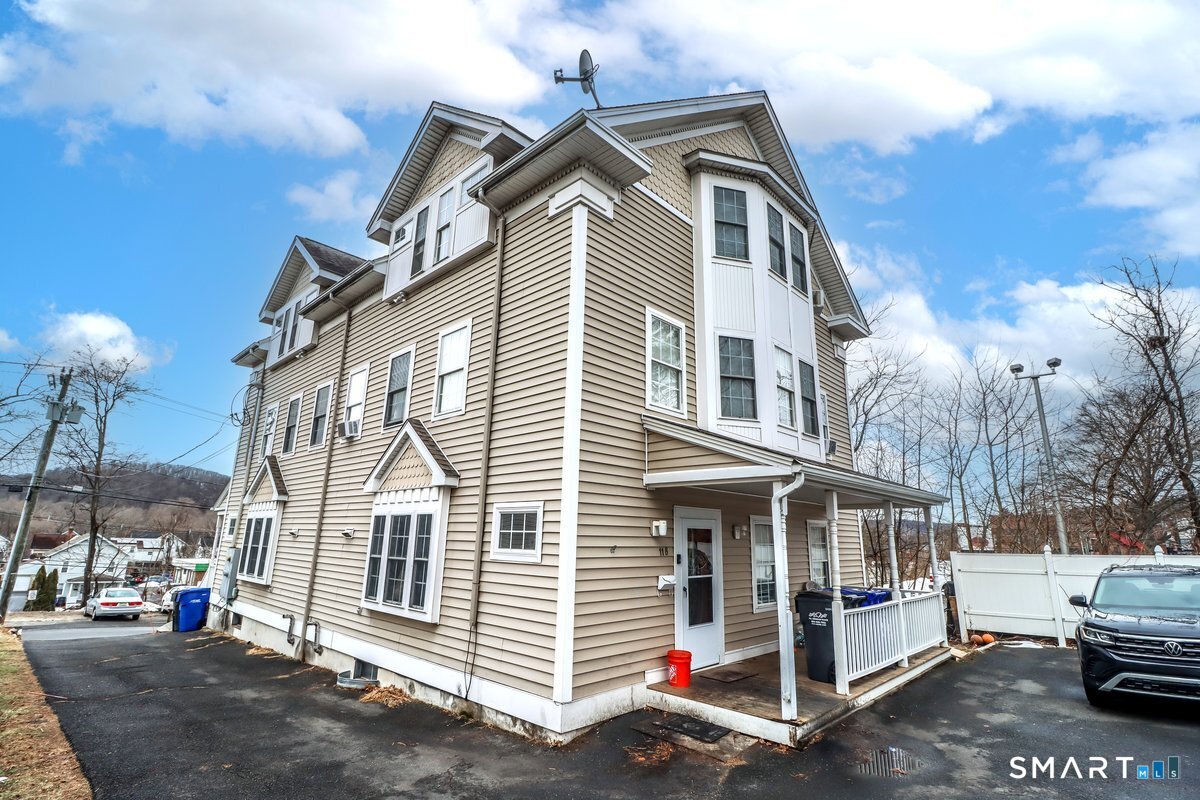 11 Middle Street New Milford CT 06776