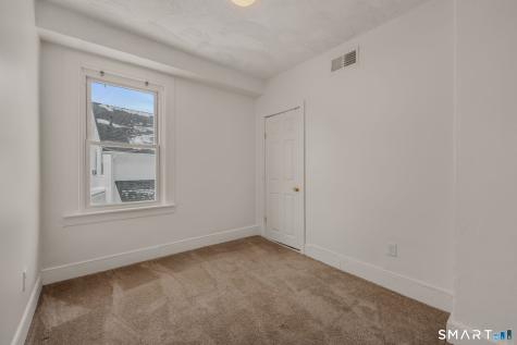 22 Chappell Street New London CT 06320