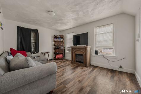 22 Chappell Street New London CT 06320