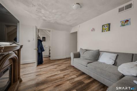 22 Chappell Street New London CT 06320