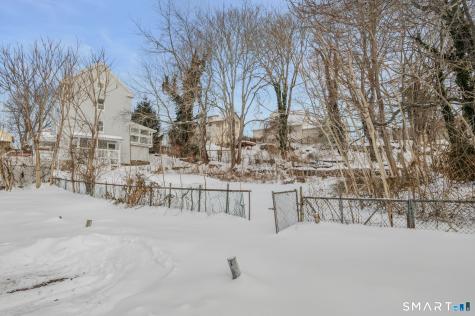 22 Chappell Street New London CT 06320