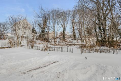 22 Chappell Street New London CT 06320