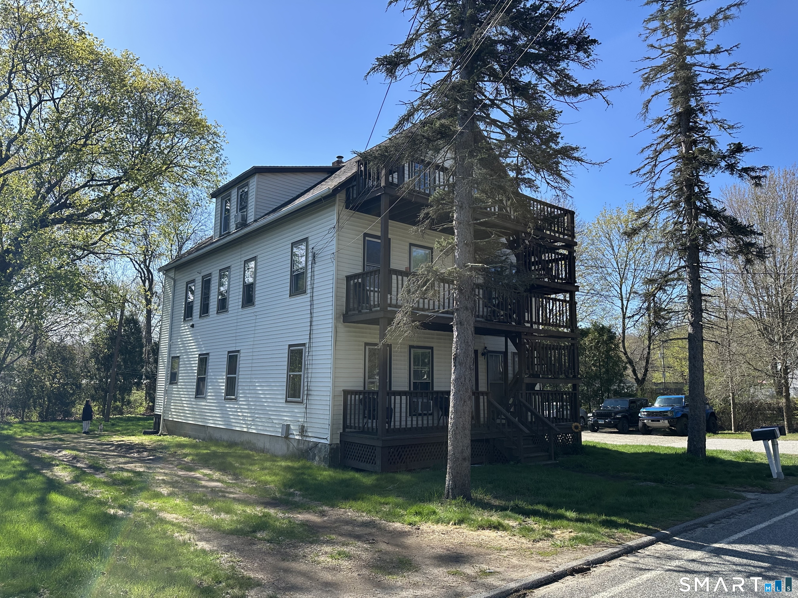 16-20 Lake Street Plainfield CT 06354