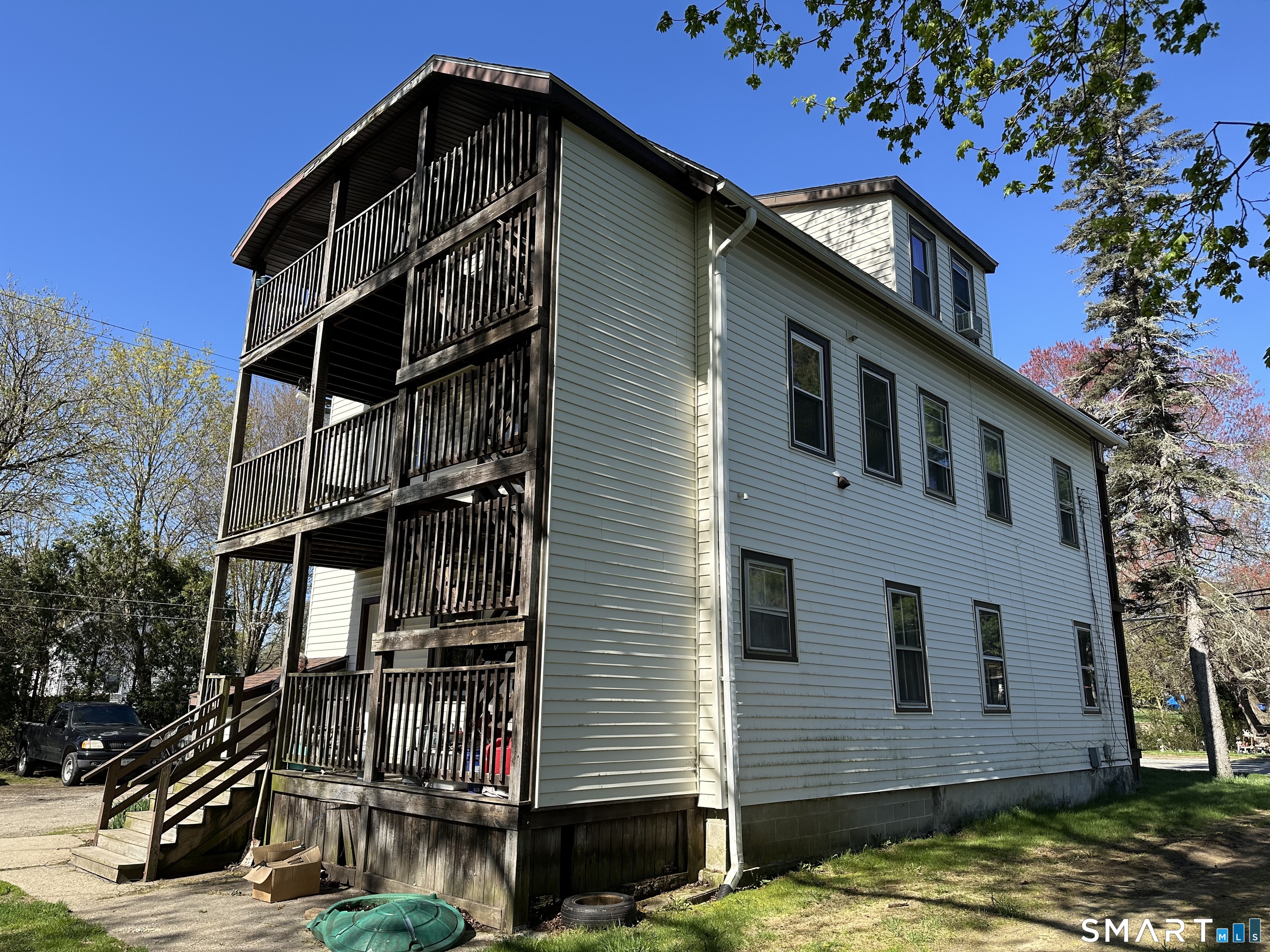 16-20 Lake Street Plainfield CT 06354