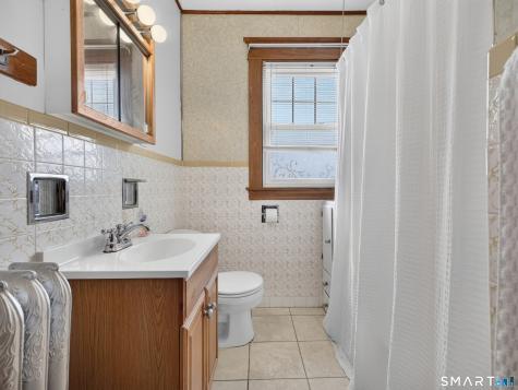 93 Squire & 0 Moran Street New London CT 06320