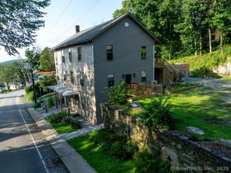 23 Main Street East Haddam CT 06423