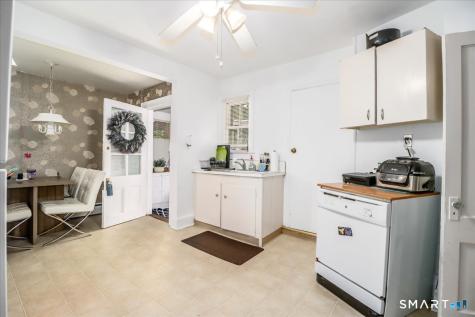 61 Smith Ridge Road New Canaan CT 06840