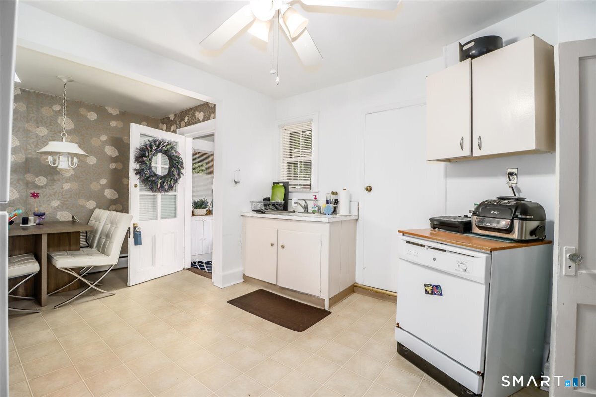 61 Smith Ridge Road New Canaan CT 06840