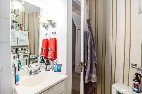 61 Smith Ridge Road New Canaan CT 06840