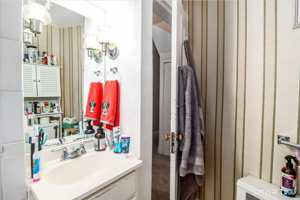 61 Smith Ridge Road New Canaan CT 06840