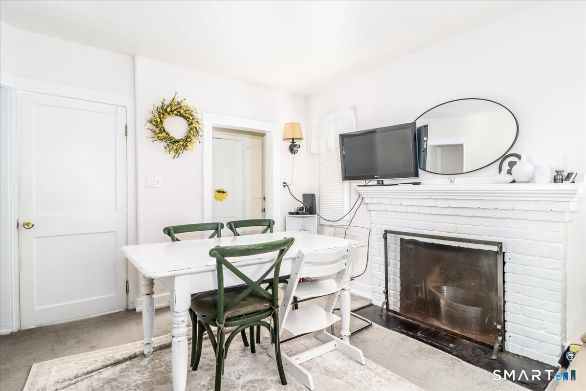 61 Smith Ridge Road New Canaan CT 06840