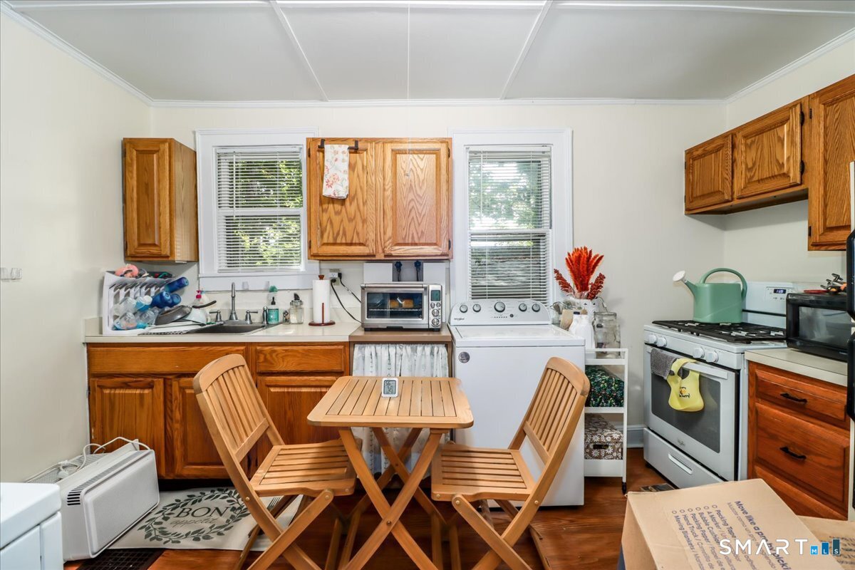61 Smith Ridge Road New Canaan CT 06840
