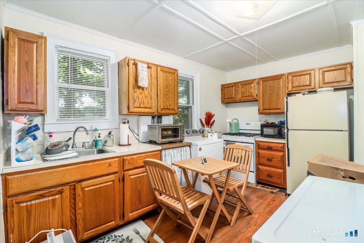 61 Smith Ridge Road New Canaan CT 06840