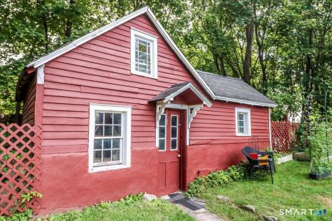 61 Smith Ridge Road New Canaan CT 06840