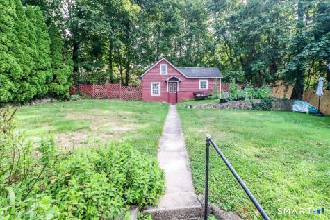 61 Smith Ridge Road New Canaan CT 06840
