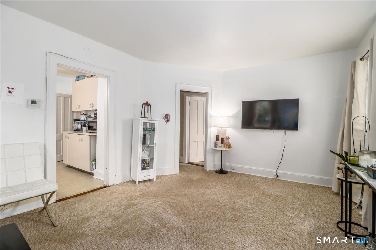 61 Smith Ridge Road New Canaan CT 06840